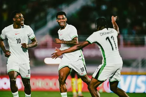 بالعلامة الكاملة.. منتخب نيجيريا يؤكد تأهله لثمن نهائي أمم أفريقيا وينهي أحلام أوغندا